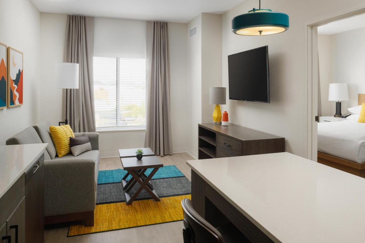 Waterwalk Extended Stay By Wyndham Jacksonville Deerwood Pk Exterior photo