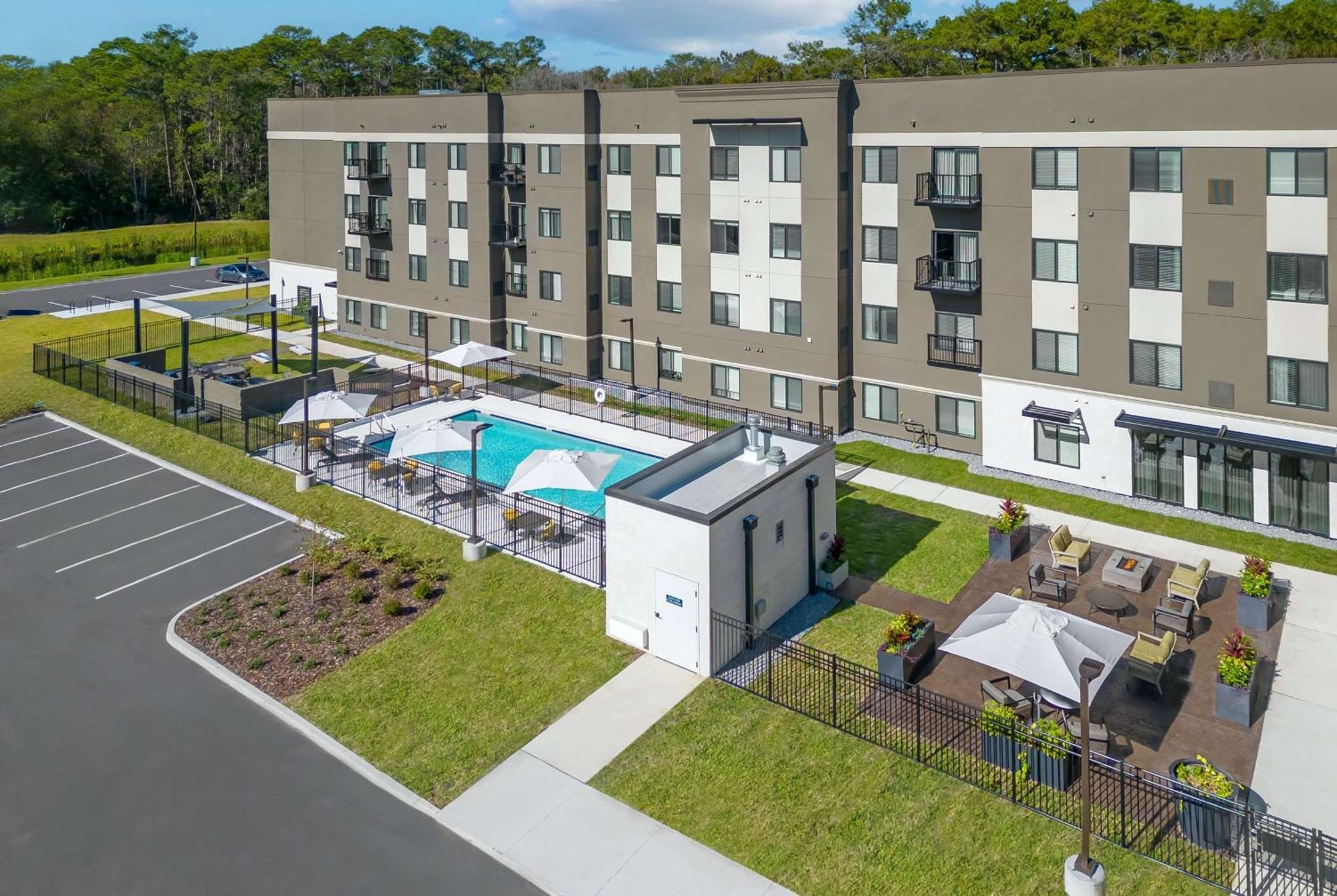 Waterwalk Extended Stay By Wyndham Jacksonville Deerwood Pk Exterior photo